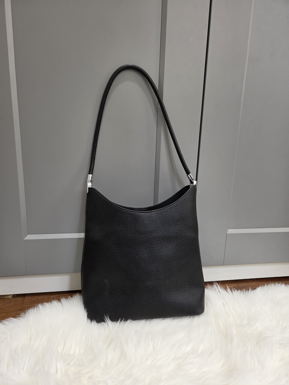 Miztique Classic Black Leather Shoulder Bag